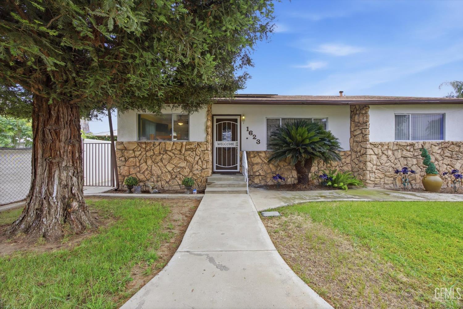 1623 Lisle Street — photo 4