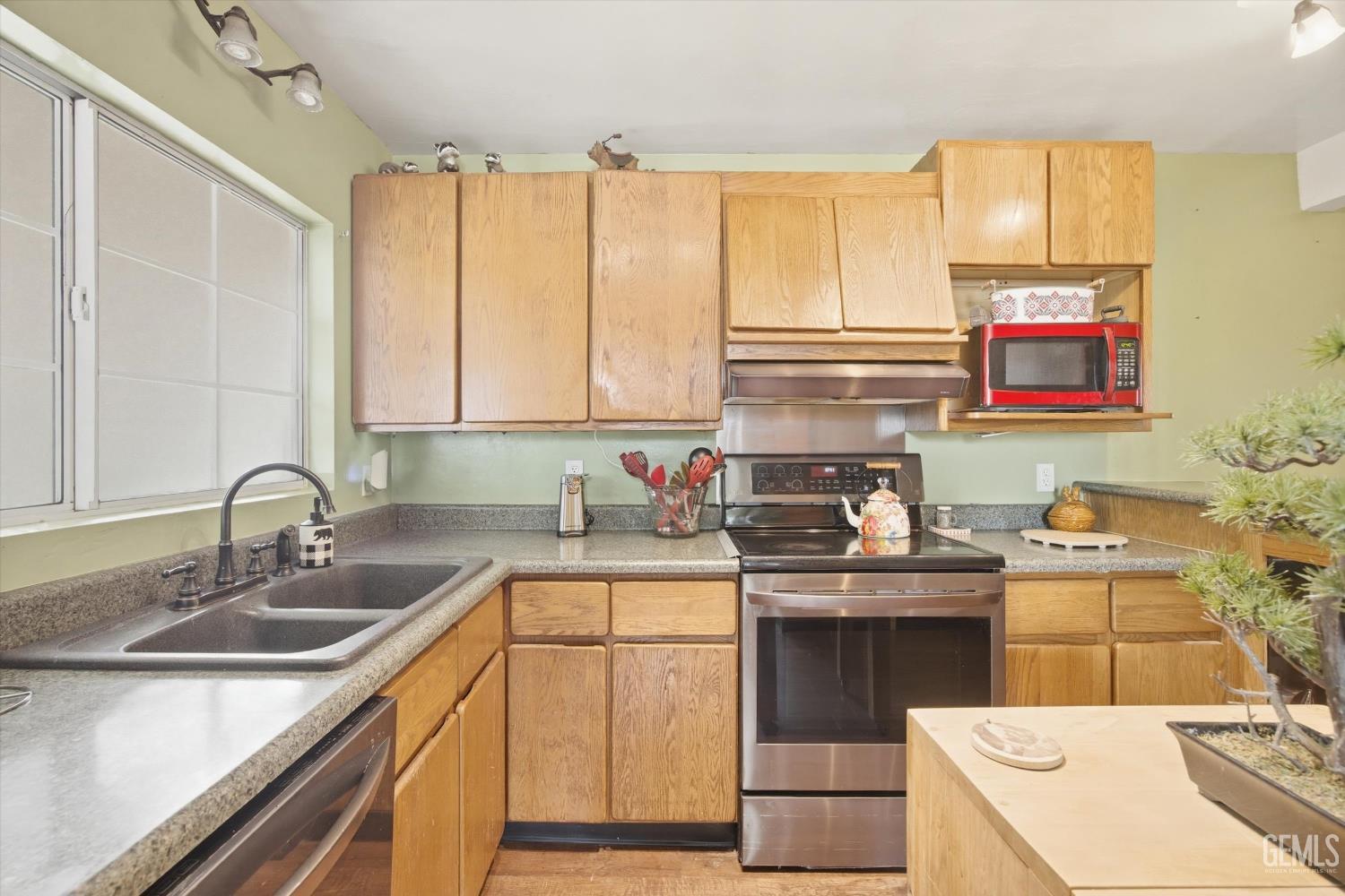 1623 Lisle Street — photo 16