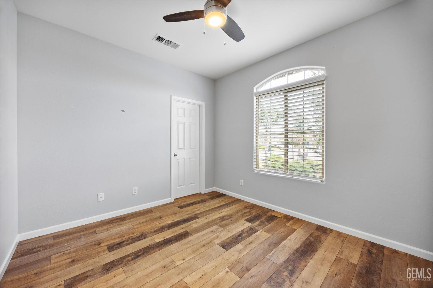 15309 Northampton Avenue — photo 45