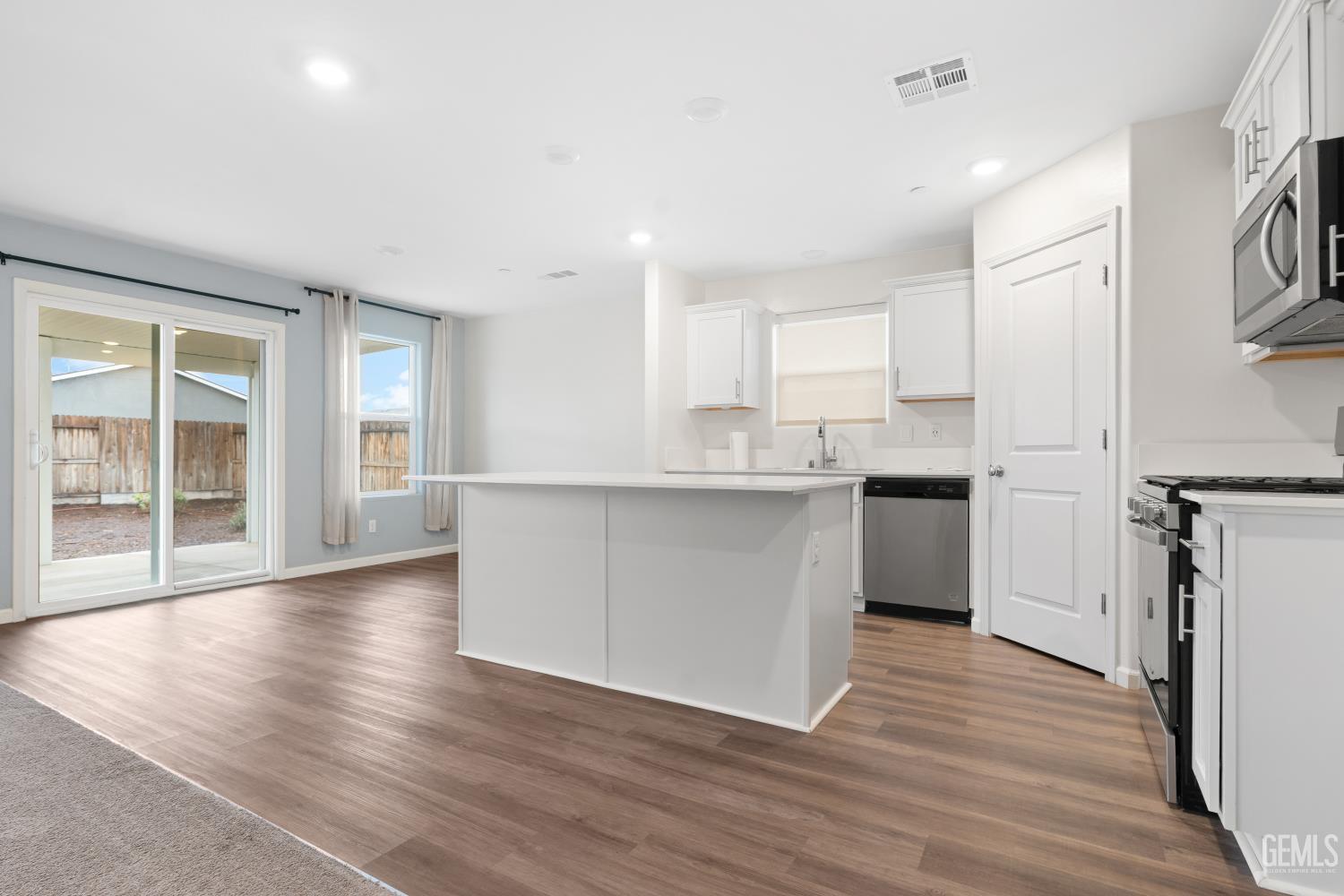 8627 Delcon Drive — photo 8