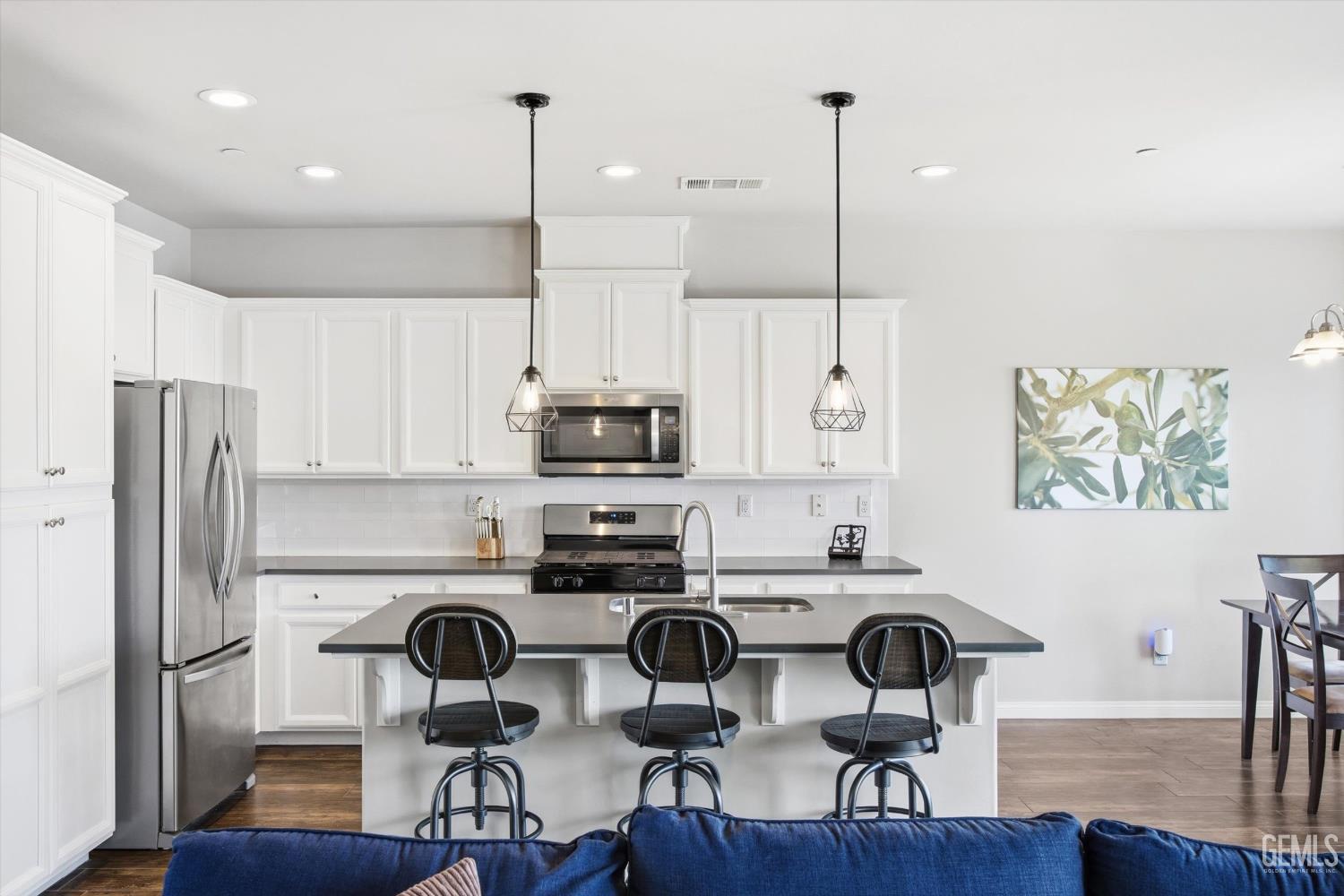 1906 McIntosh Way — photo 9