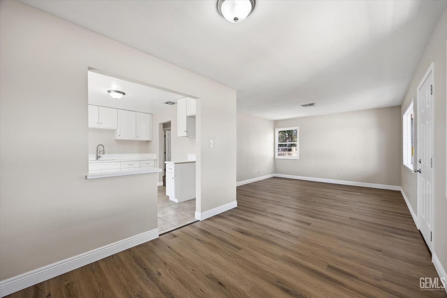 1813 N esther — photo 10