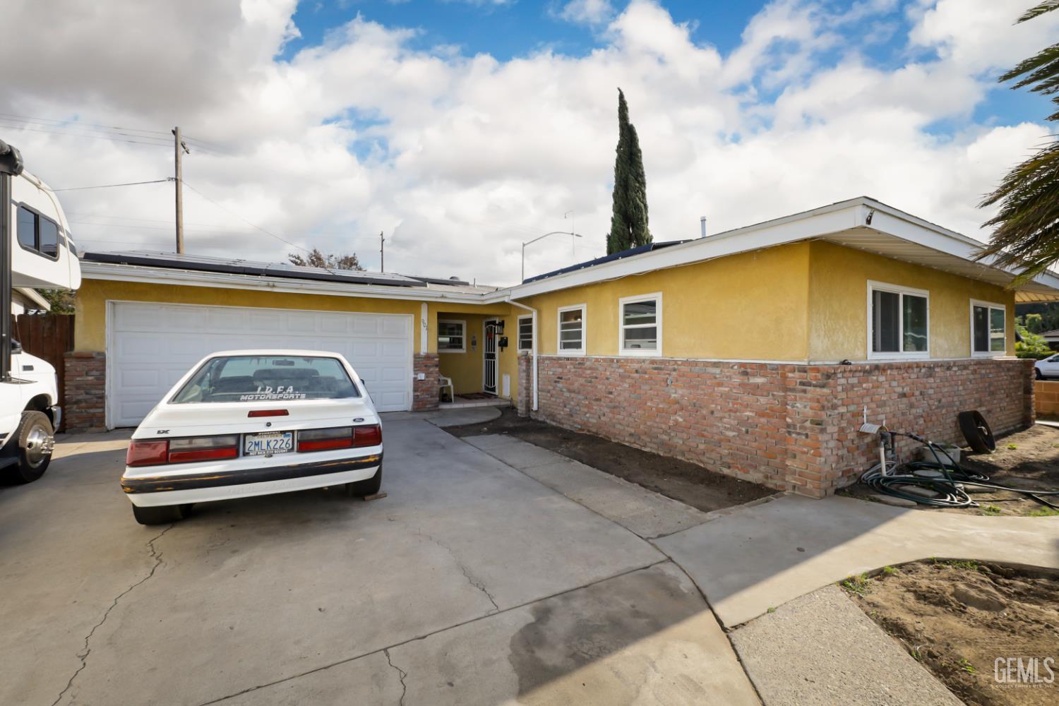 901 Monna Avenue — photo 3