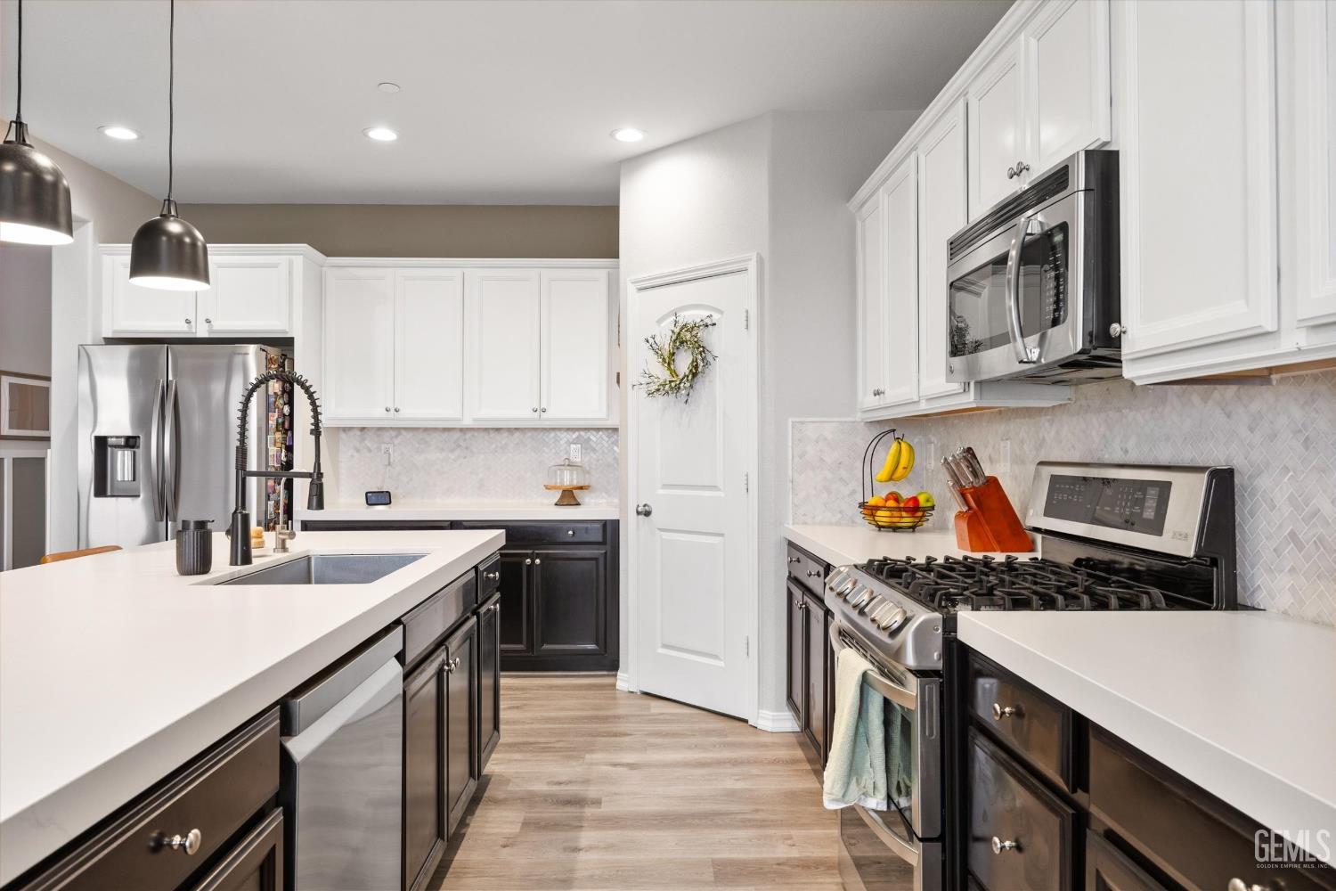 203 White Alder Drive — photo 32