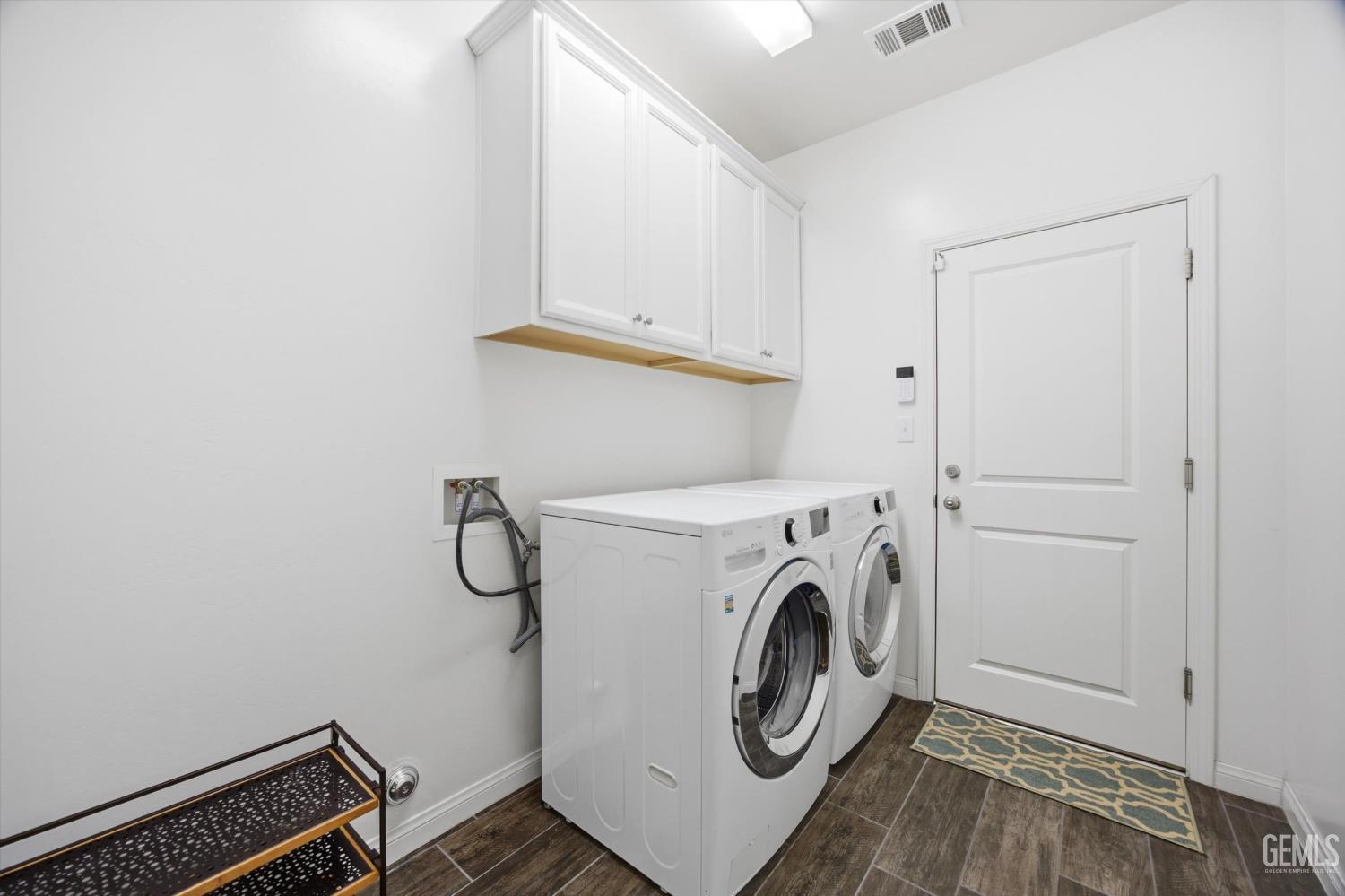 1906 McIntosh Way — photo 32