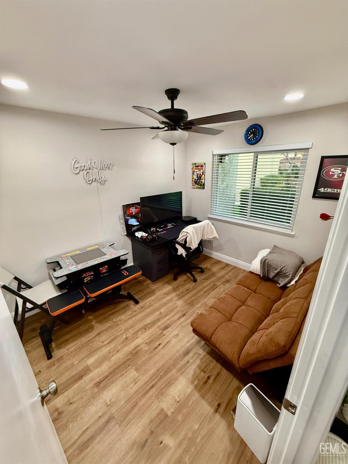 930 Olive Drive — photo 9