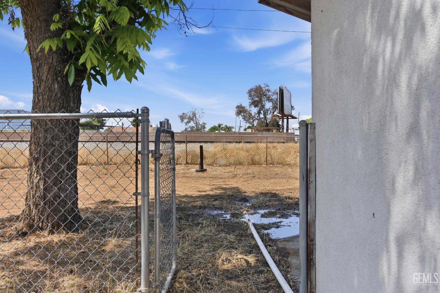 1320 Castaic Avenue — photo 38