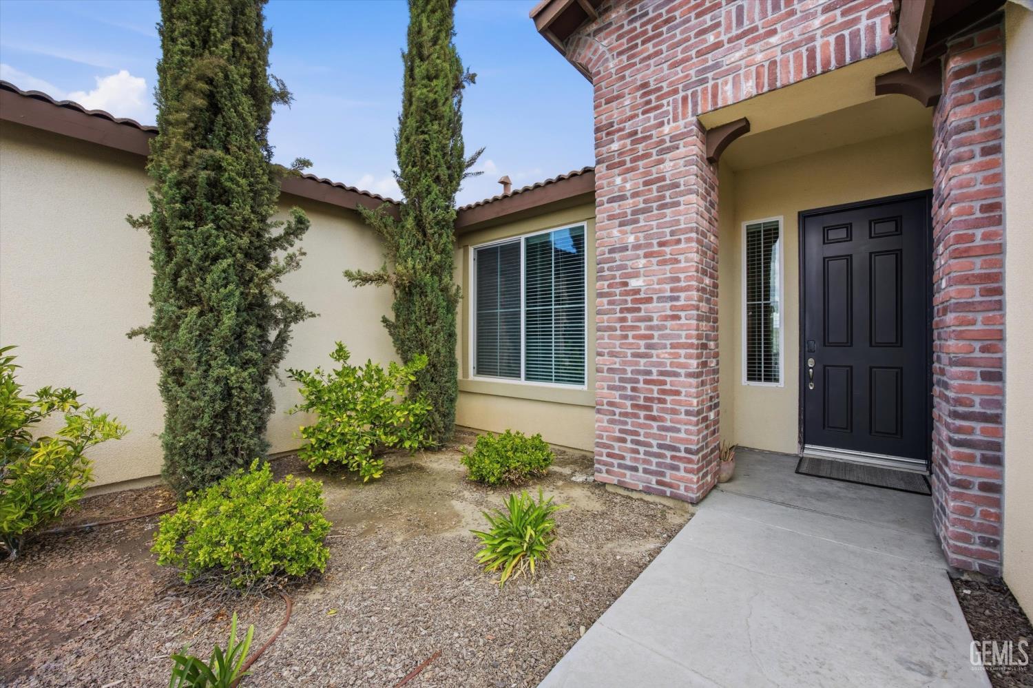 1906 McIntosh Way — photo 4