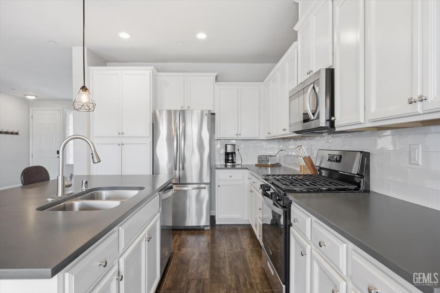 1906 McIntosh Way — photo 10