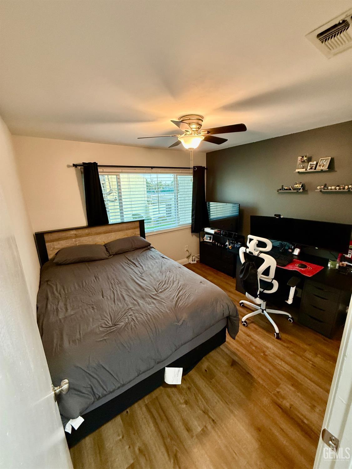 930 Olive Drive — photo 14