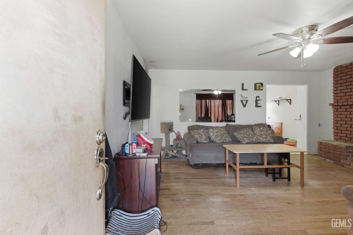 1320 Castaic Avenue — photo 7