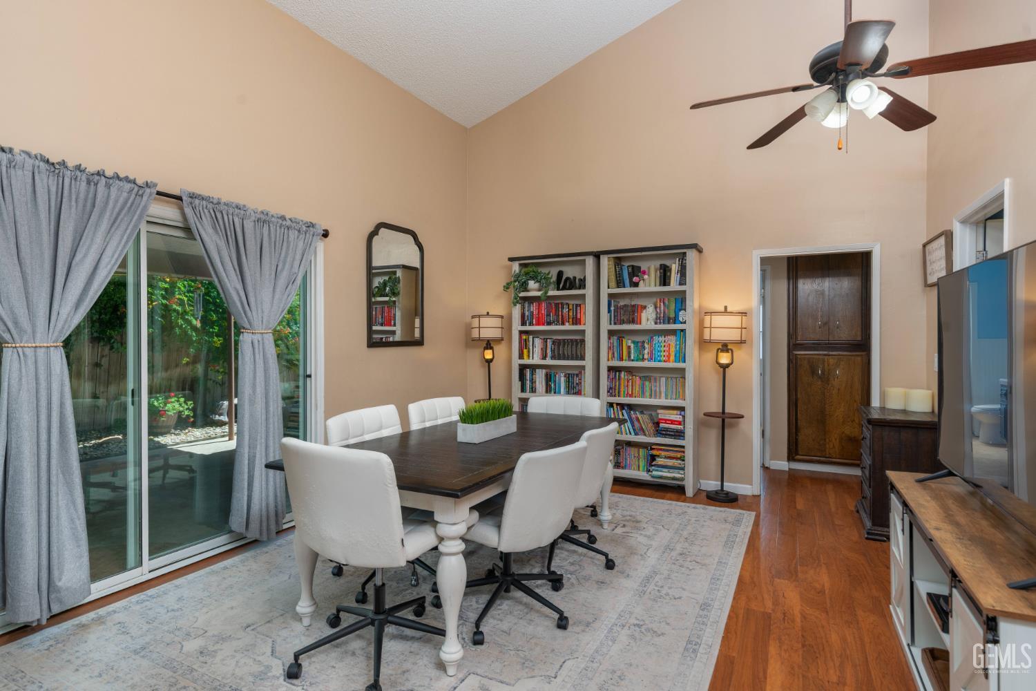 6800 Redwing Court — photo 11
