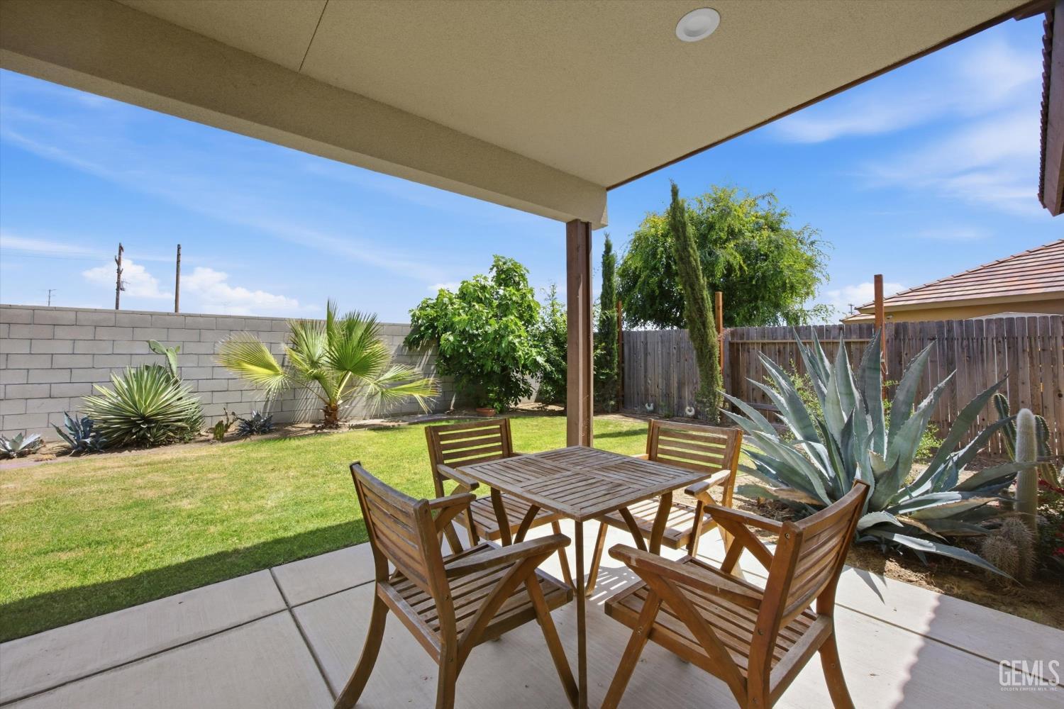 1906 McIntosh Way — photo 33