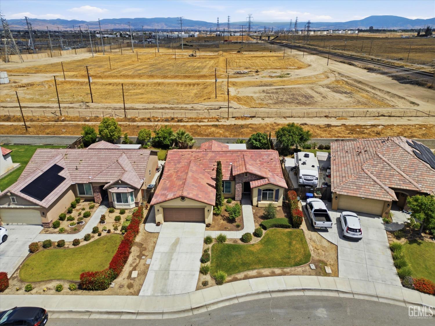 1906 McIntosh Way — photo 40
