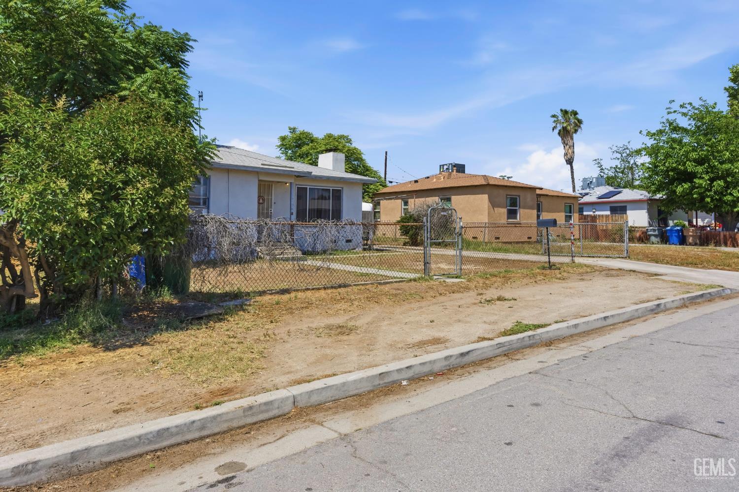 1320 Castaic Avenue — photo 2