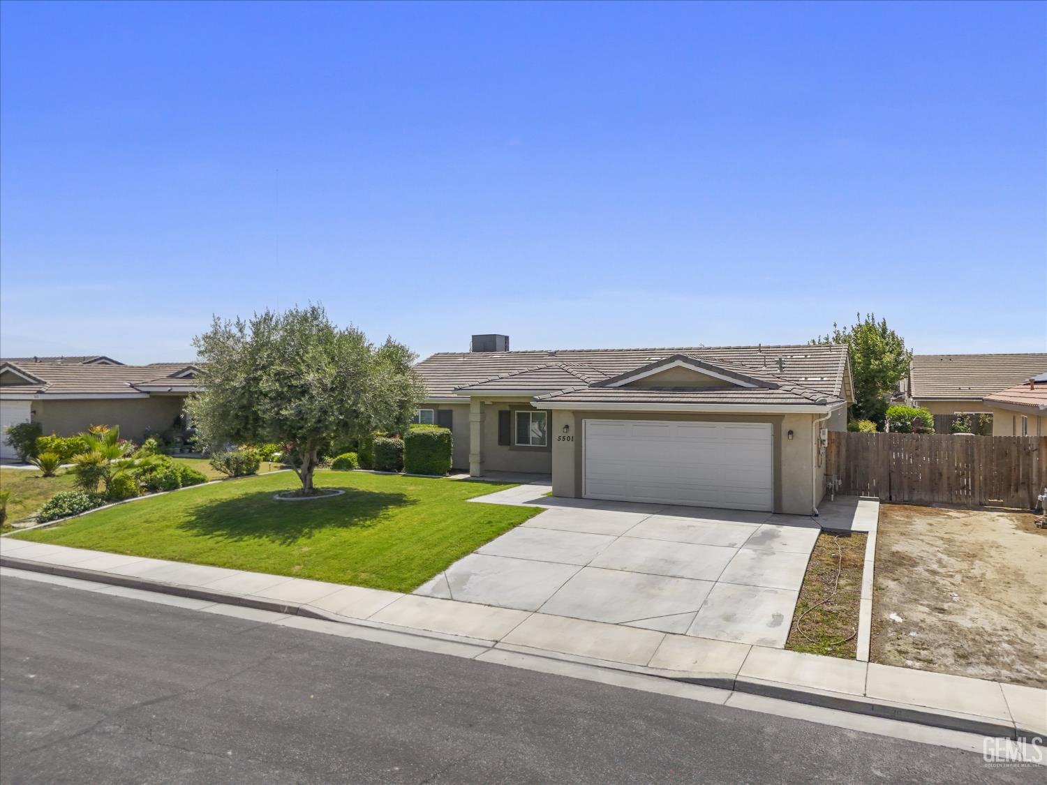 5501 Baja Drive — photo 3