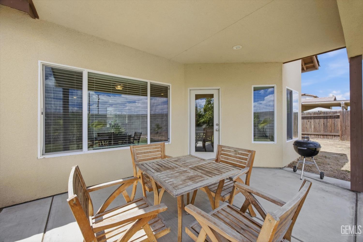 1906 McIntosh Way — photo 36