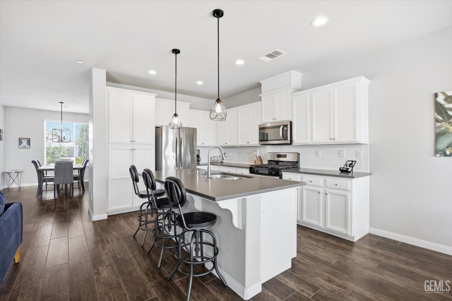 1906 McIntosh Way — photo 14