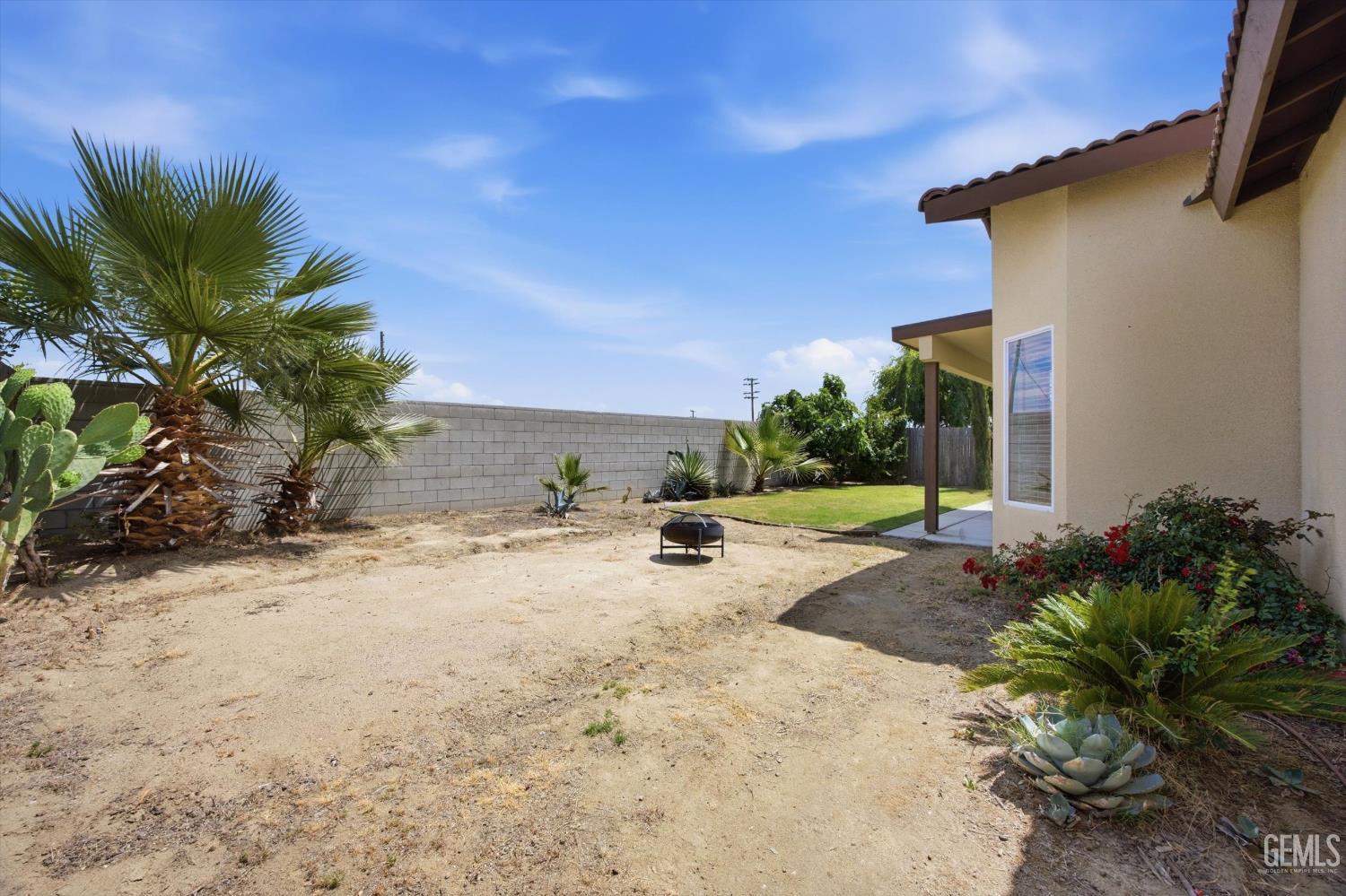 1906 McIntosh Way — photo 38
