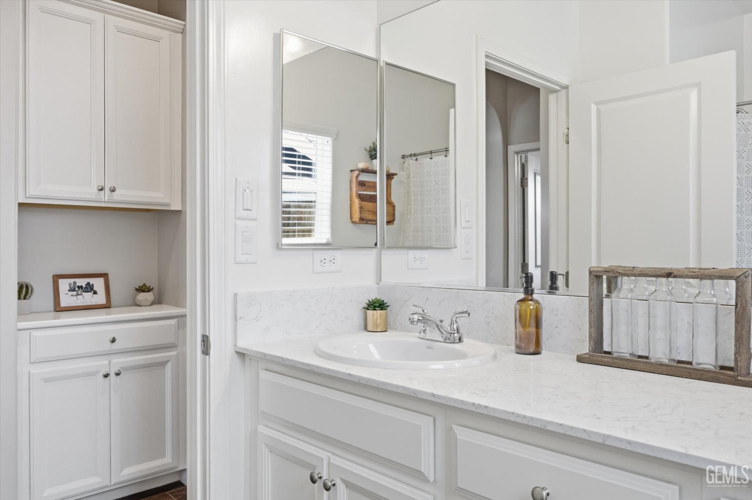1906 McIntosh Way — photo 29