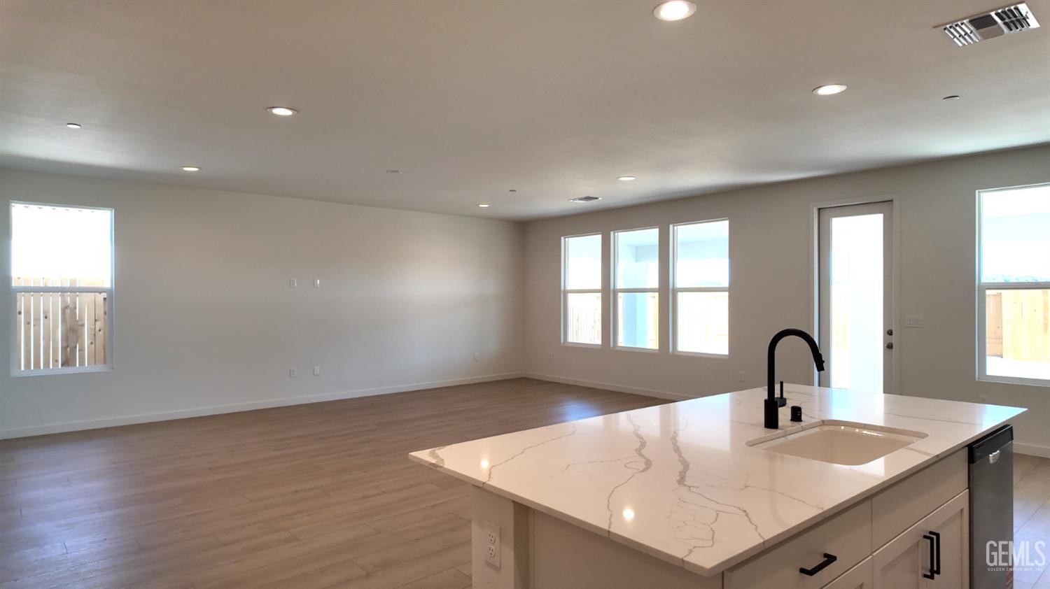 10724 Tatuk Way — photo 6