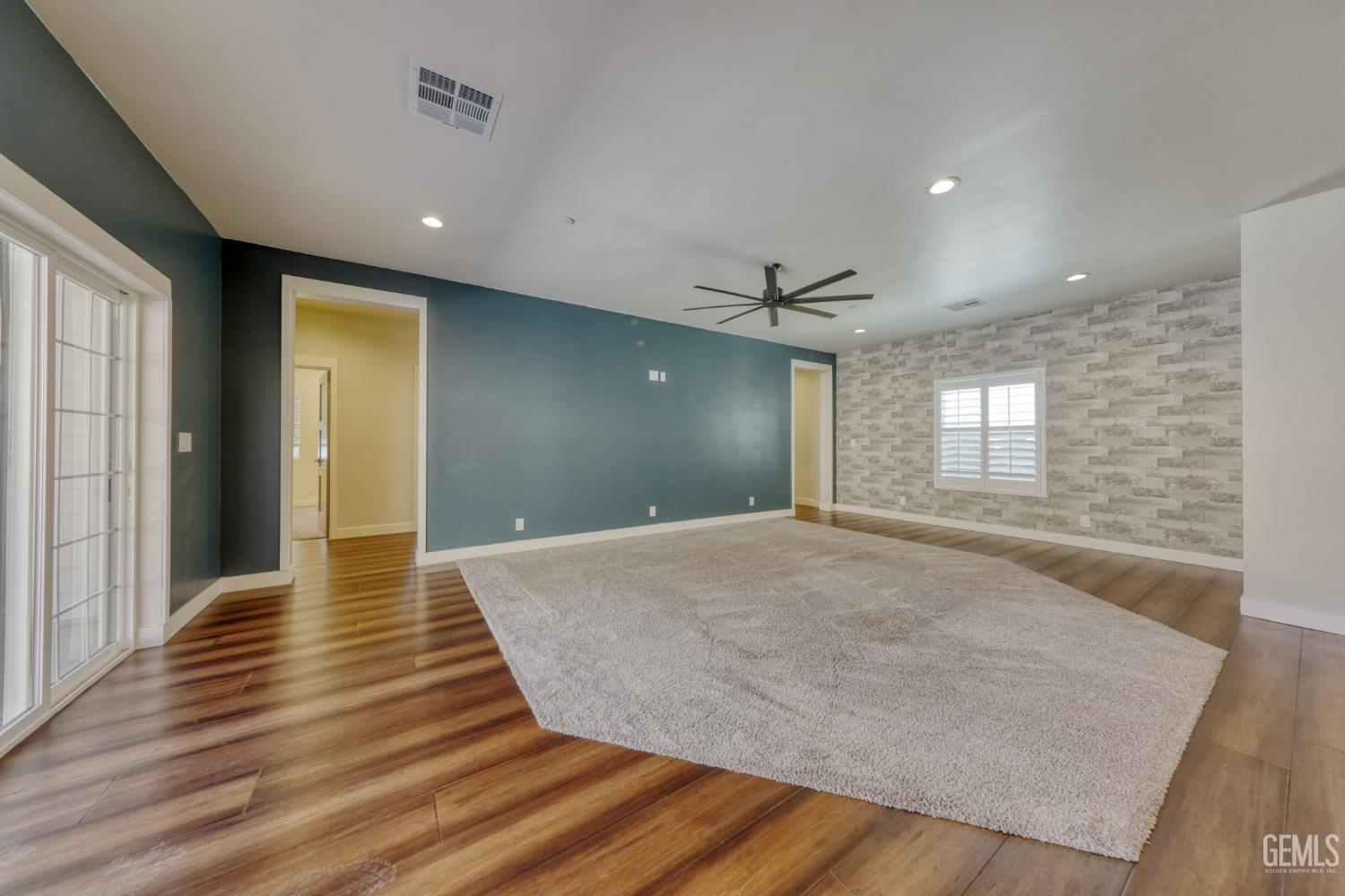 25904 Bear Valley Road — photo 12