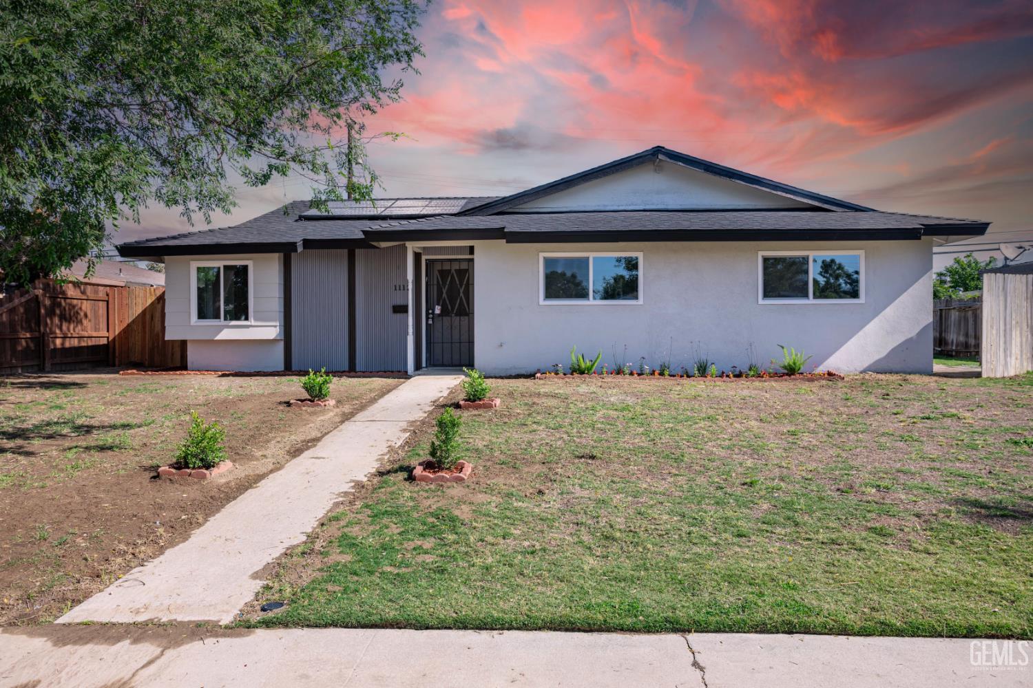 1112 San Vicente Drive — photo 2