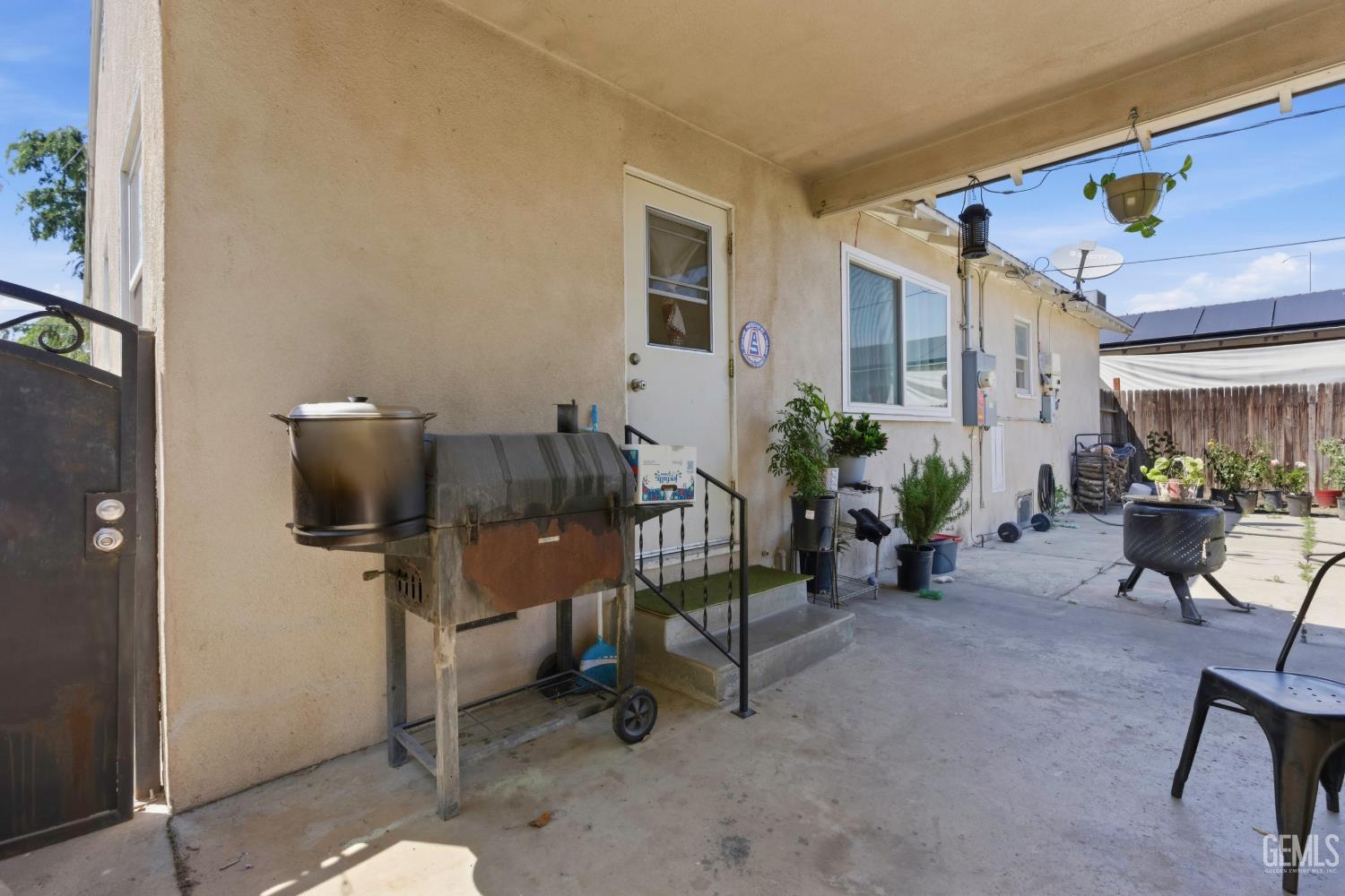 300 S Olive Street — photo 21