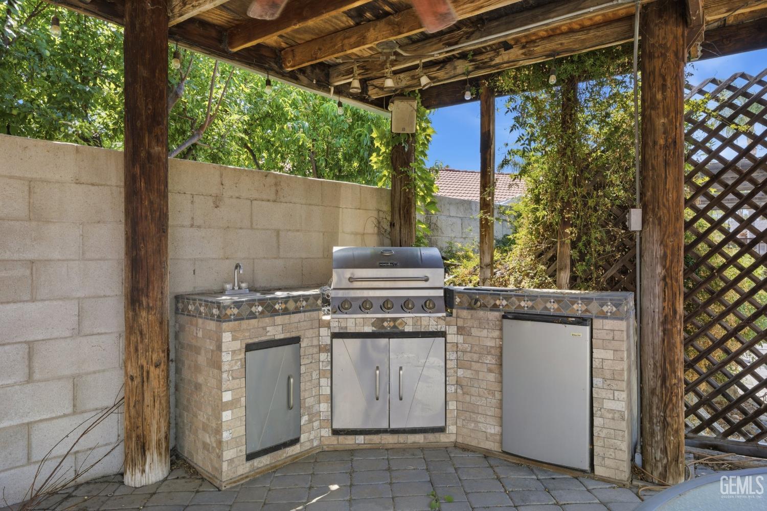 6410 Spring Ridge Drive — photo 22