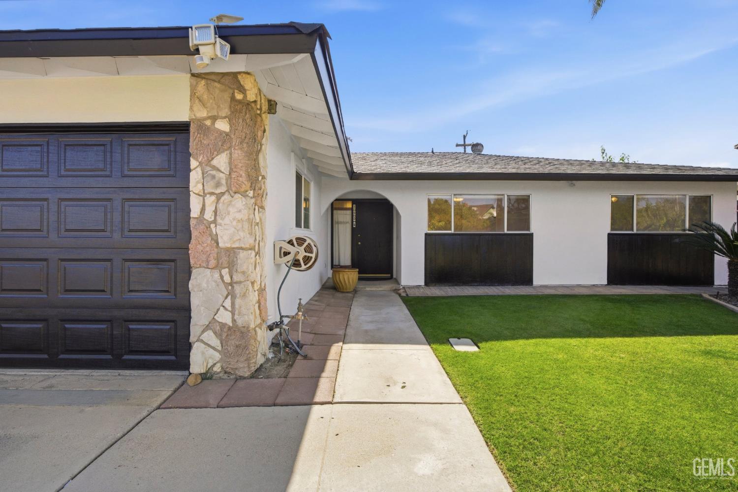 2904 Maywood Drive — photo 5