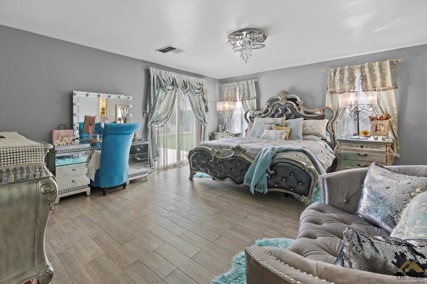 4315 Serene Oak Drive — photo 10