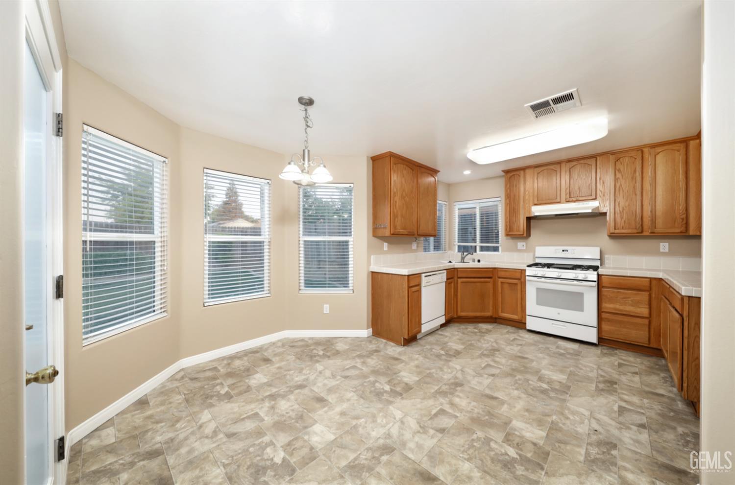 5506 Leeward Point Drive — photo 6