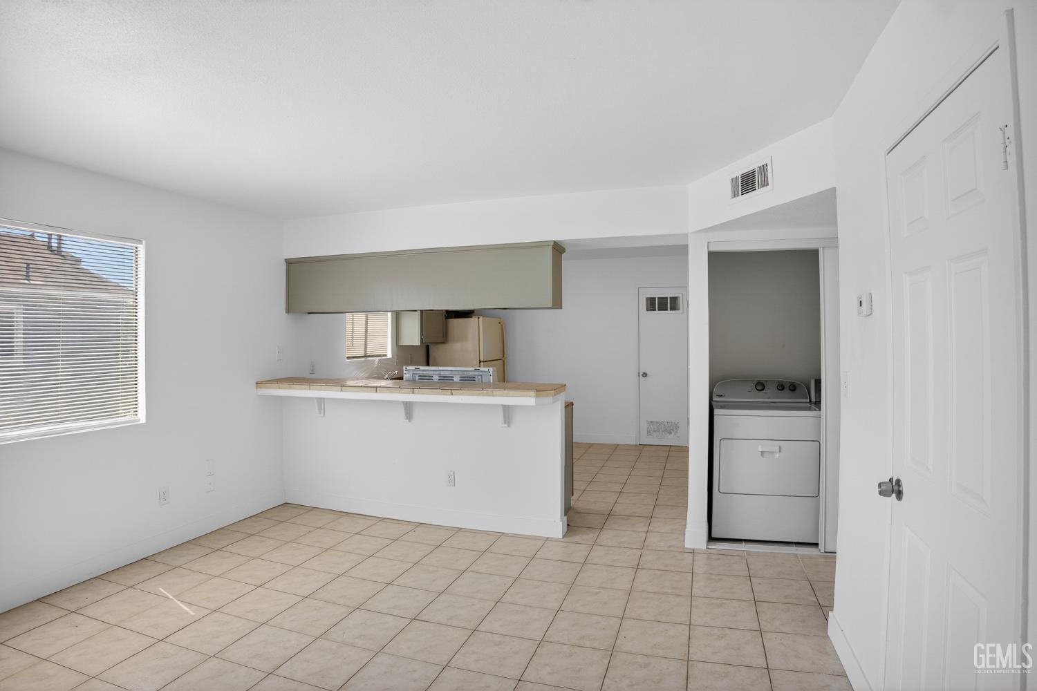 1300 Flower Street — photo 16