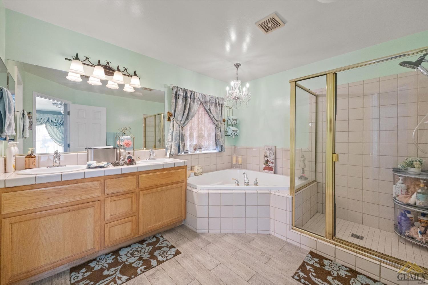 4315 Serene Oak Drive — photo 8