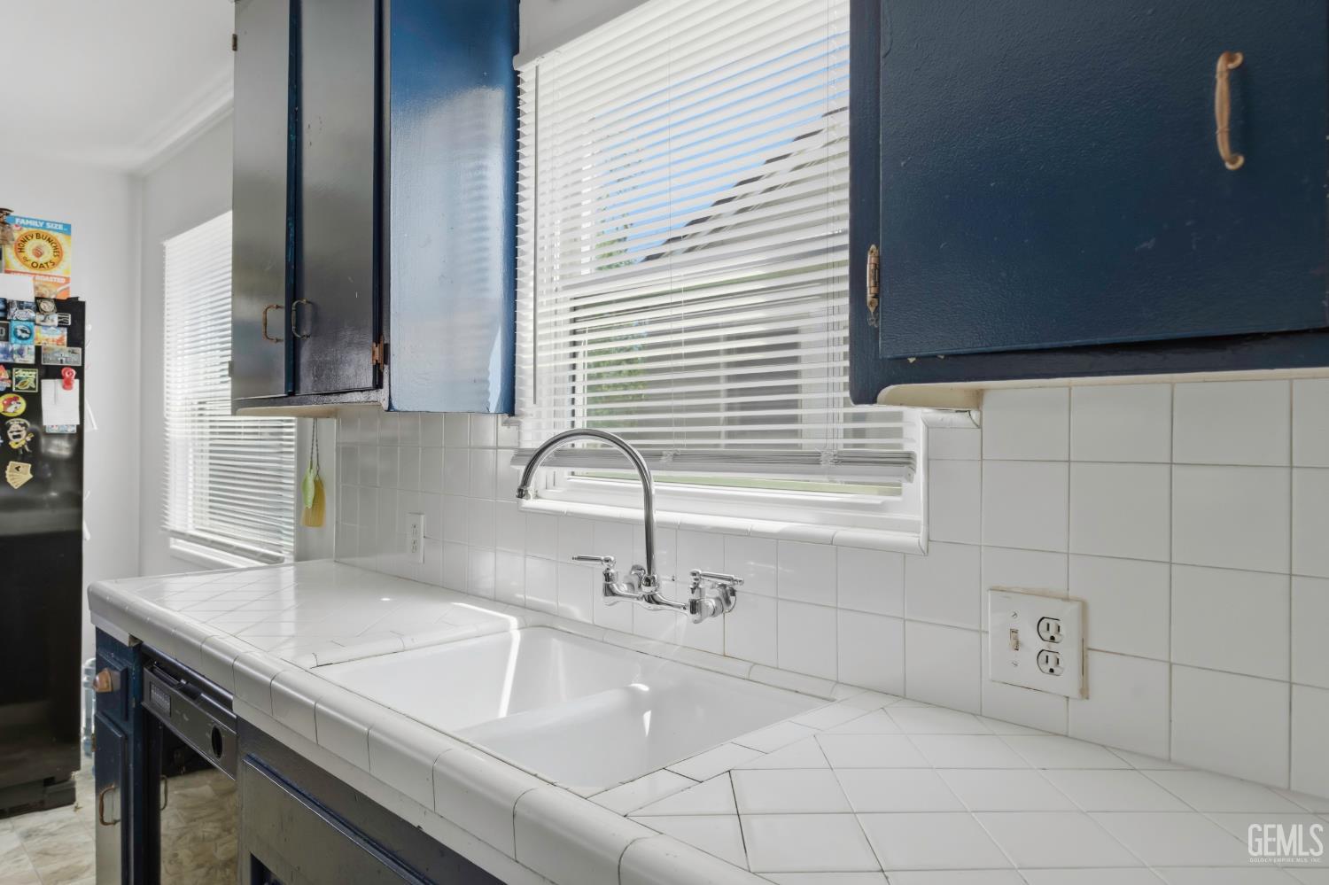 300 S Olive Street — photo 11