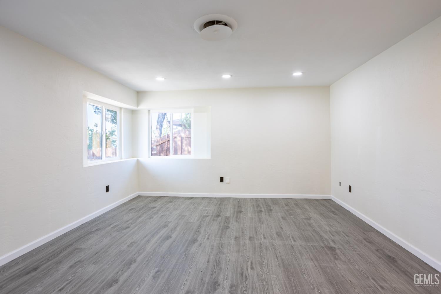 1112 San Vicente Drive — photo 19