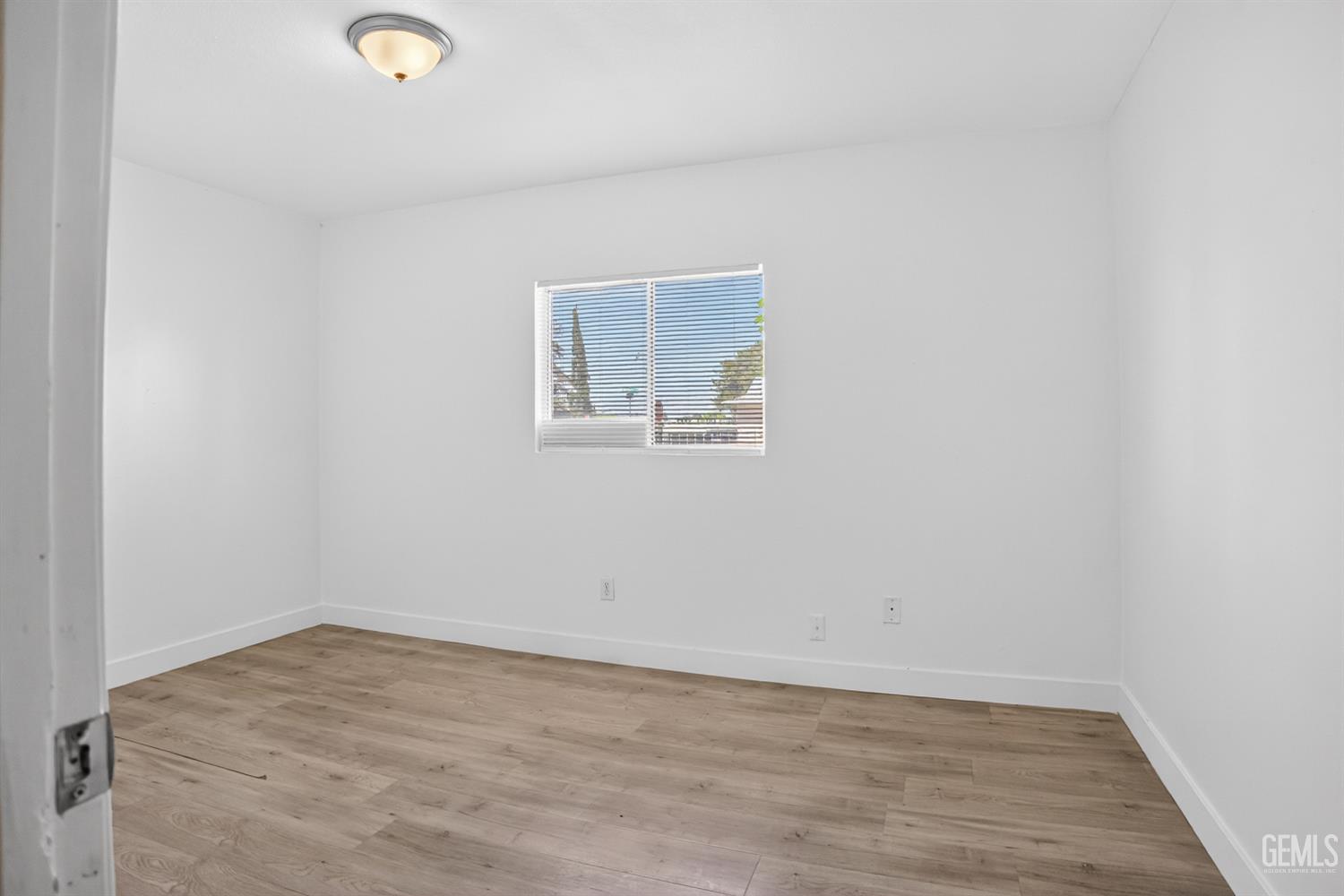 1300 Flower Street — photo 25