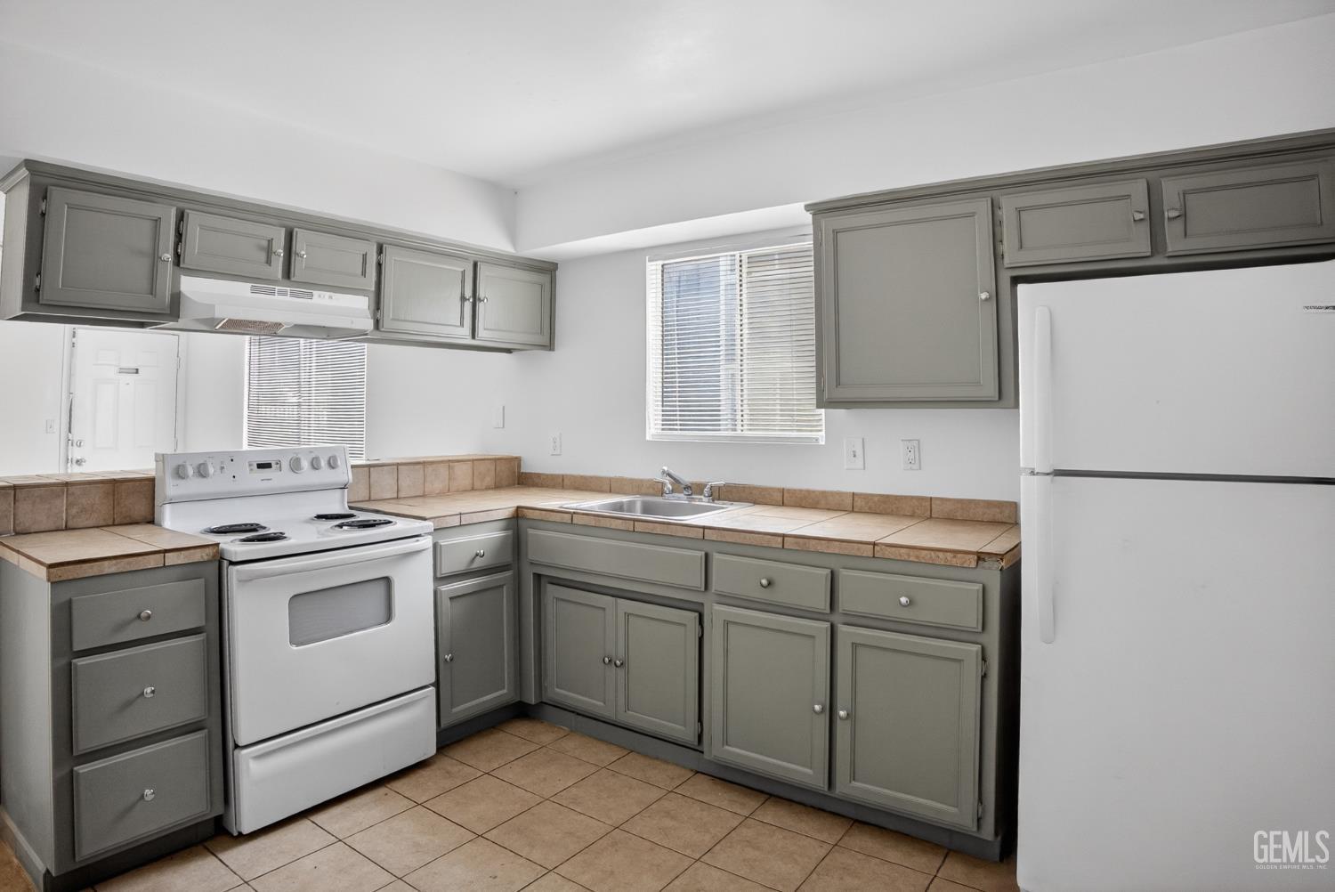 1300 Flower Street — photo 3