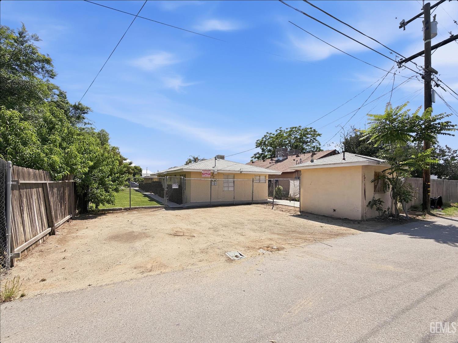 1210 Oregon Street — photo 3