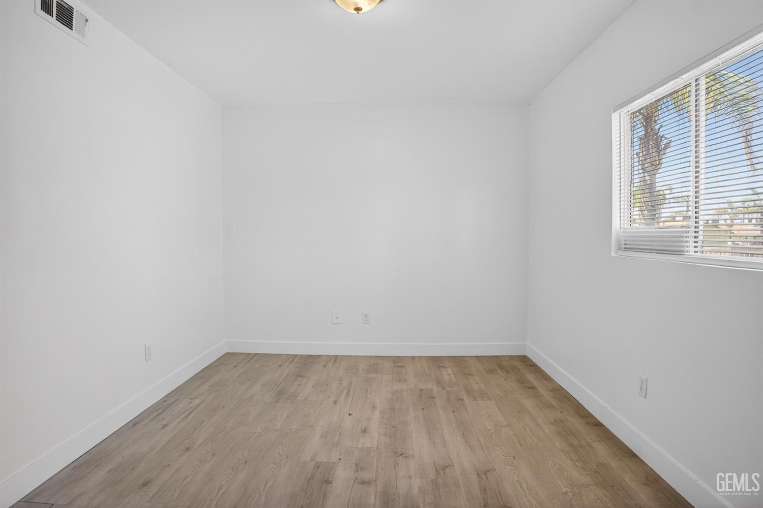 1300 Flower Street — photo 27