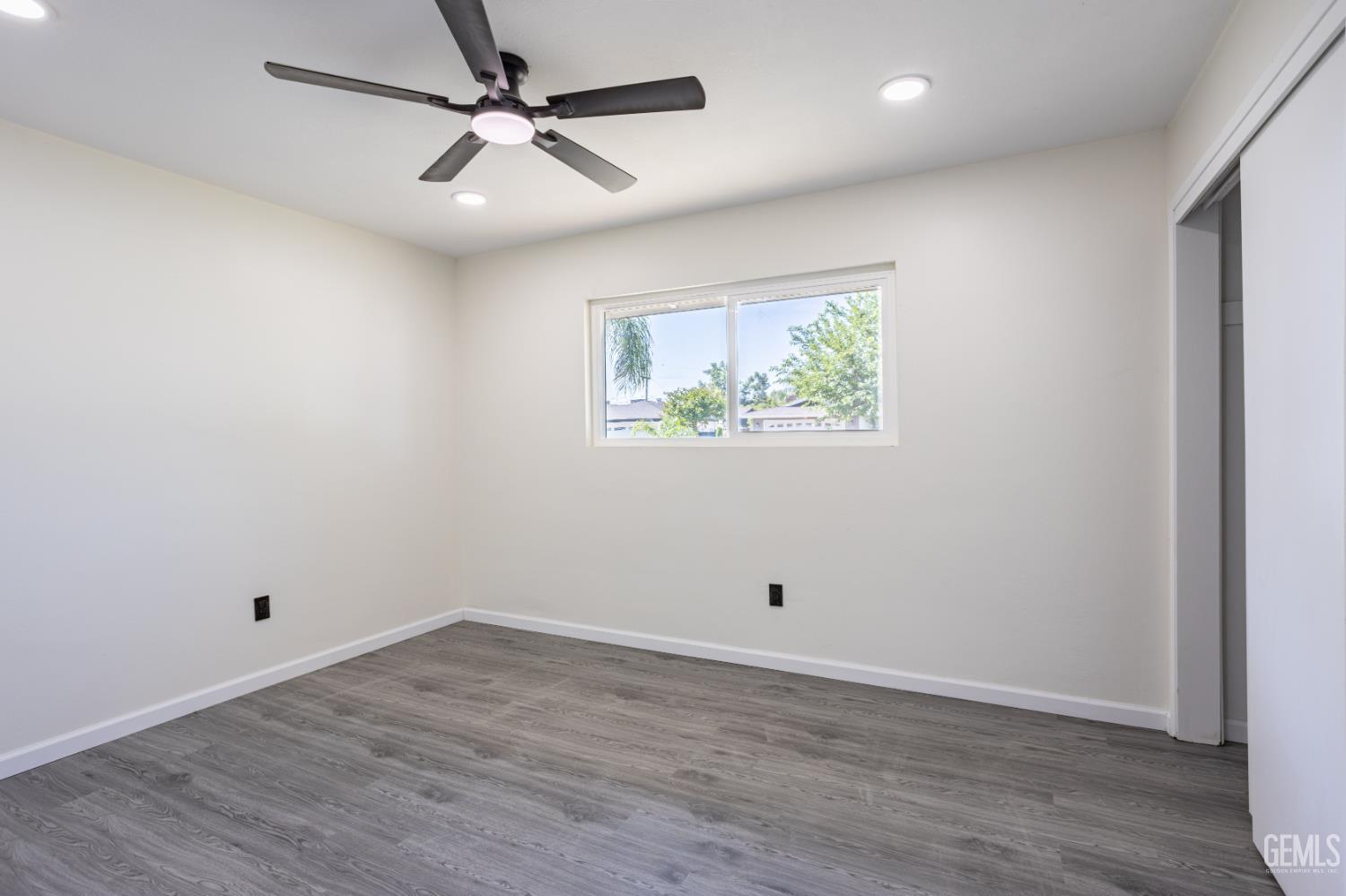 1112 San Vicente Drive — photo 9
