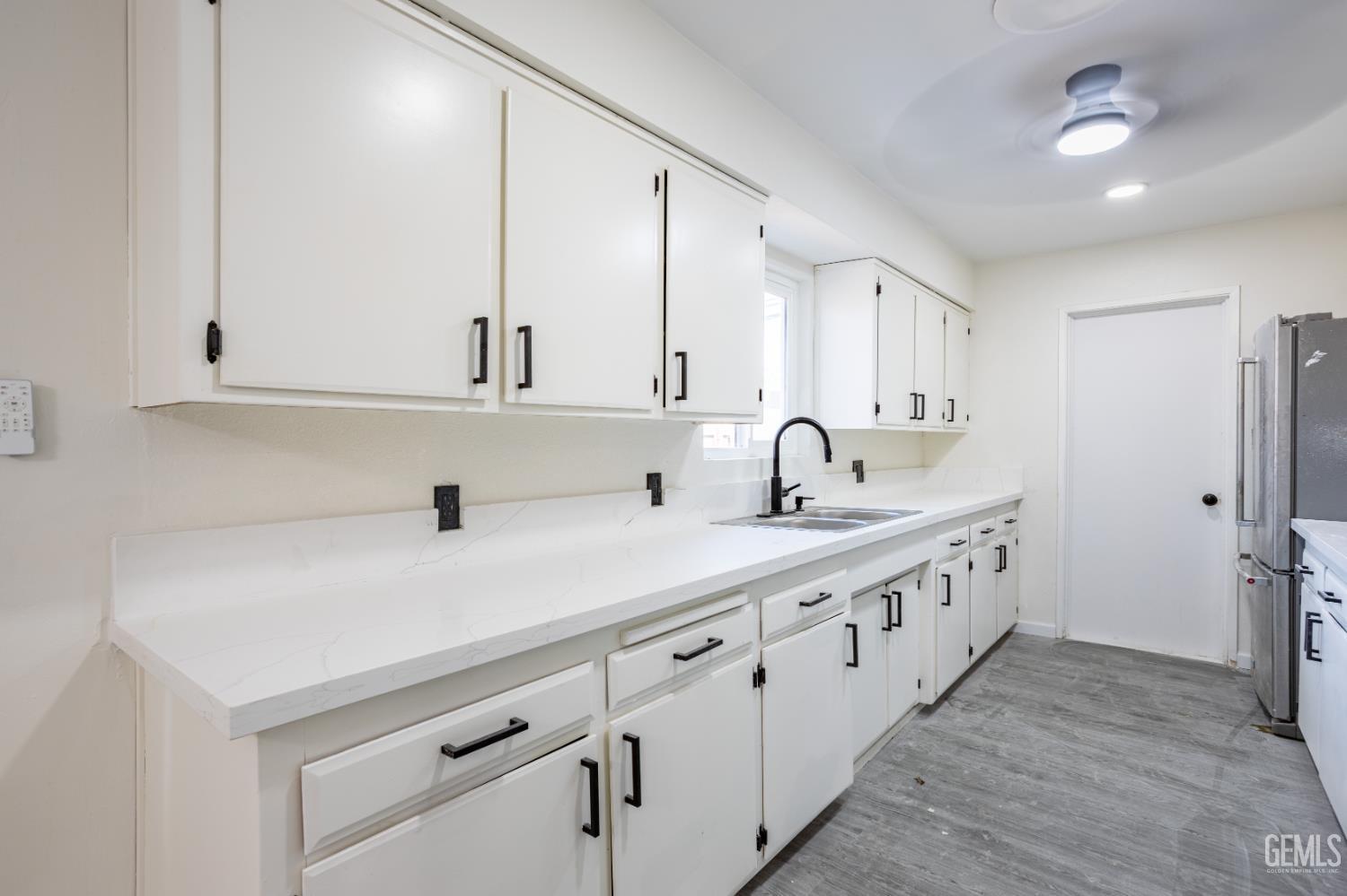 1112 San Vicente Drive — photo 24