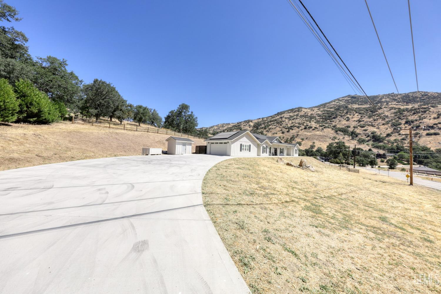 25904 Bear Valley Road — photo 5