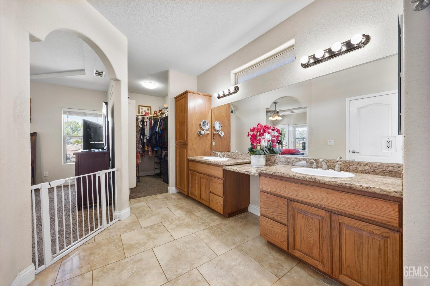 28100 Braeburn Place — photo 36
