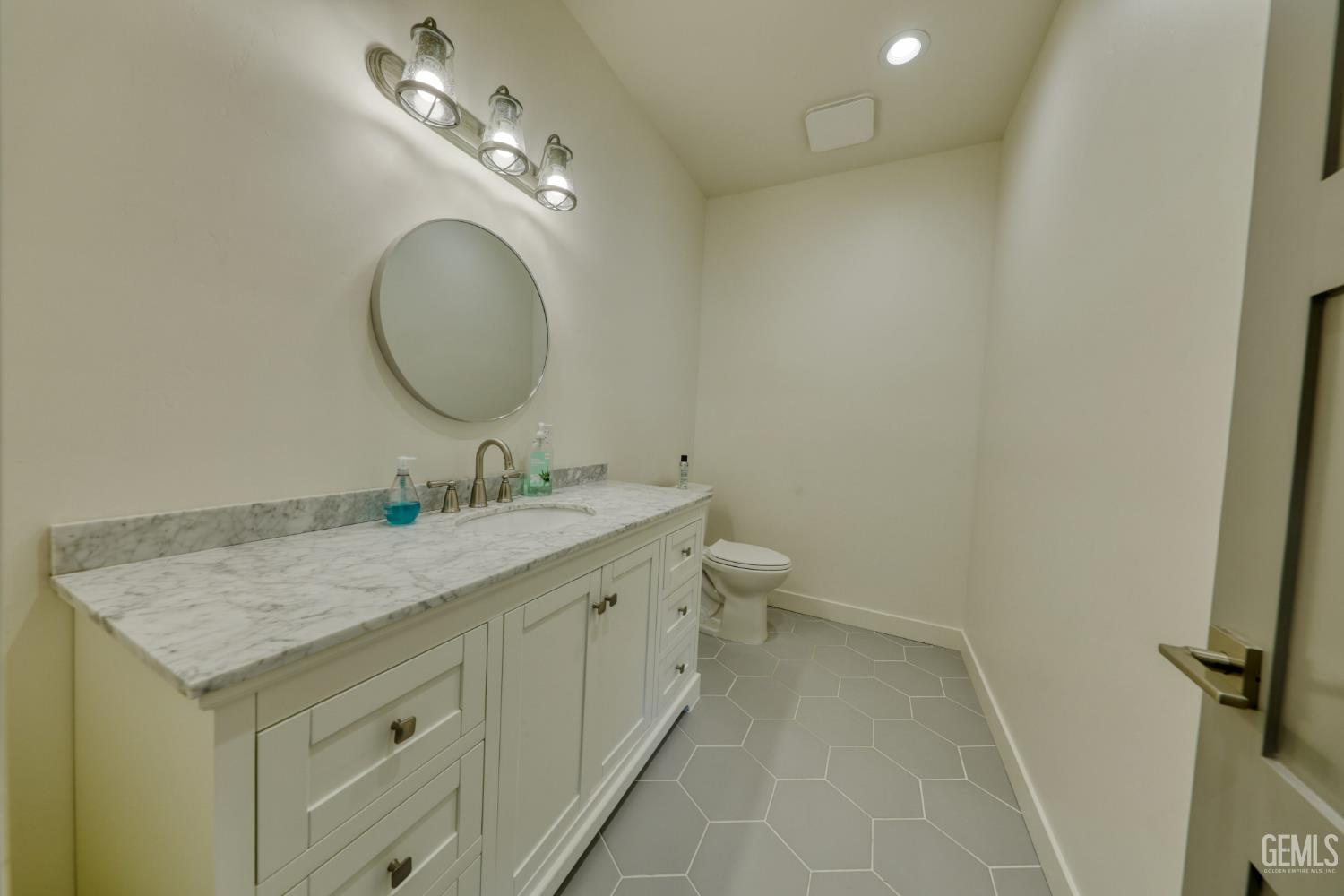 25904 Bear Valley Road — photo 33