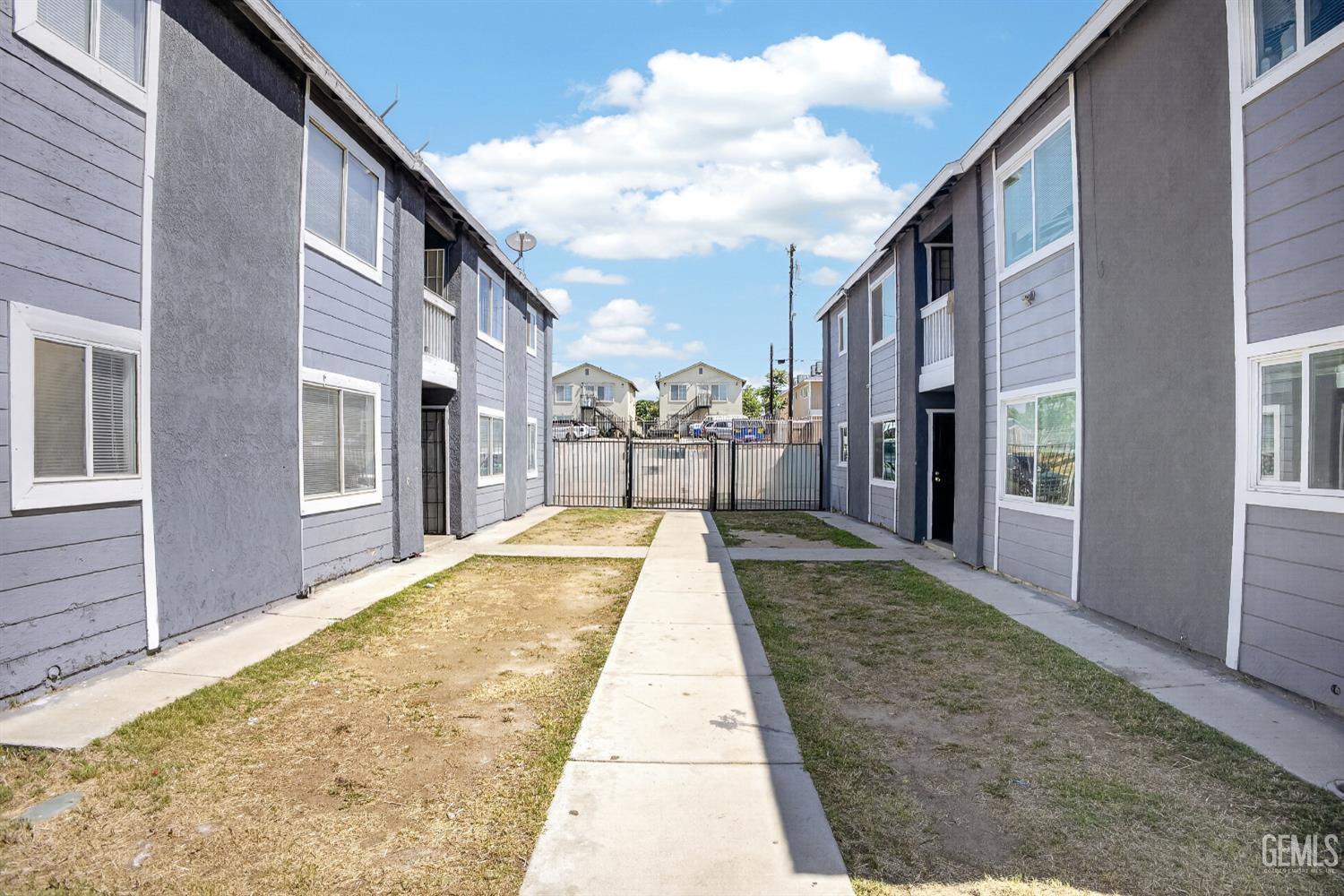 1300 Flower Street — photo 31