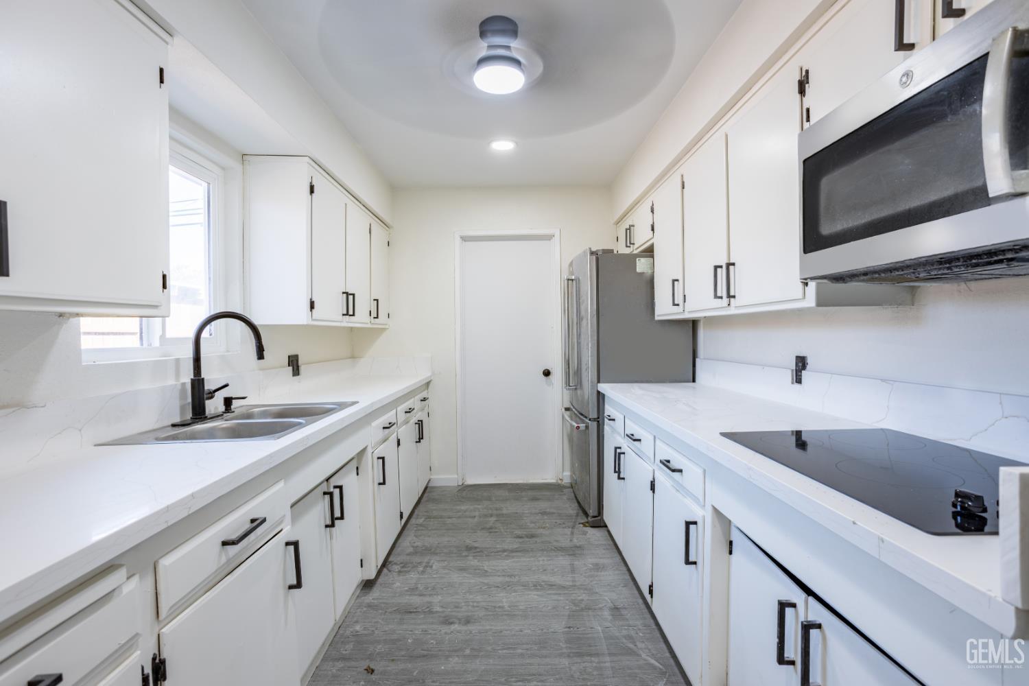 1112 San Vicente Drive — photo 8