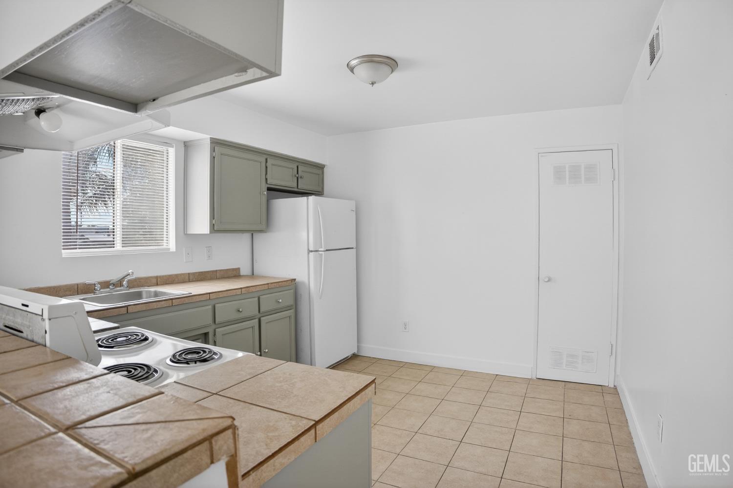 1300 Flower Street — photo 5
