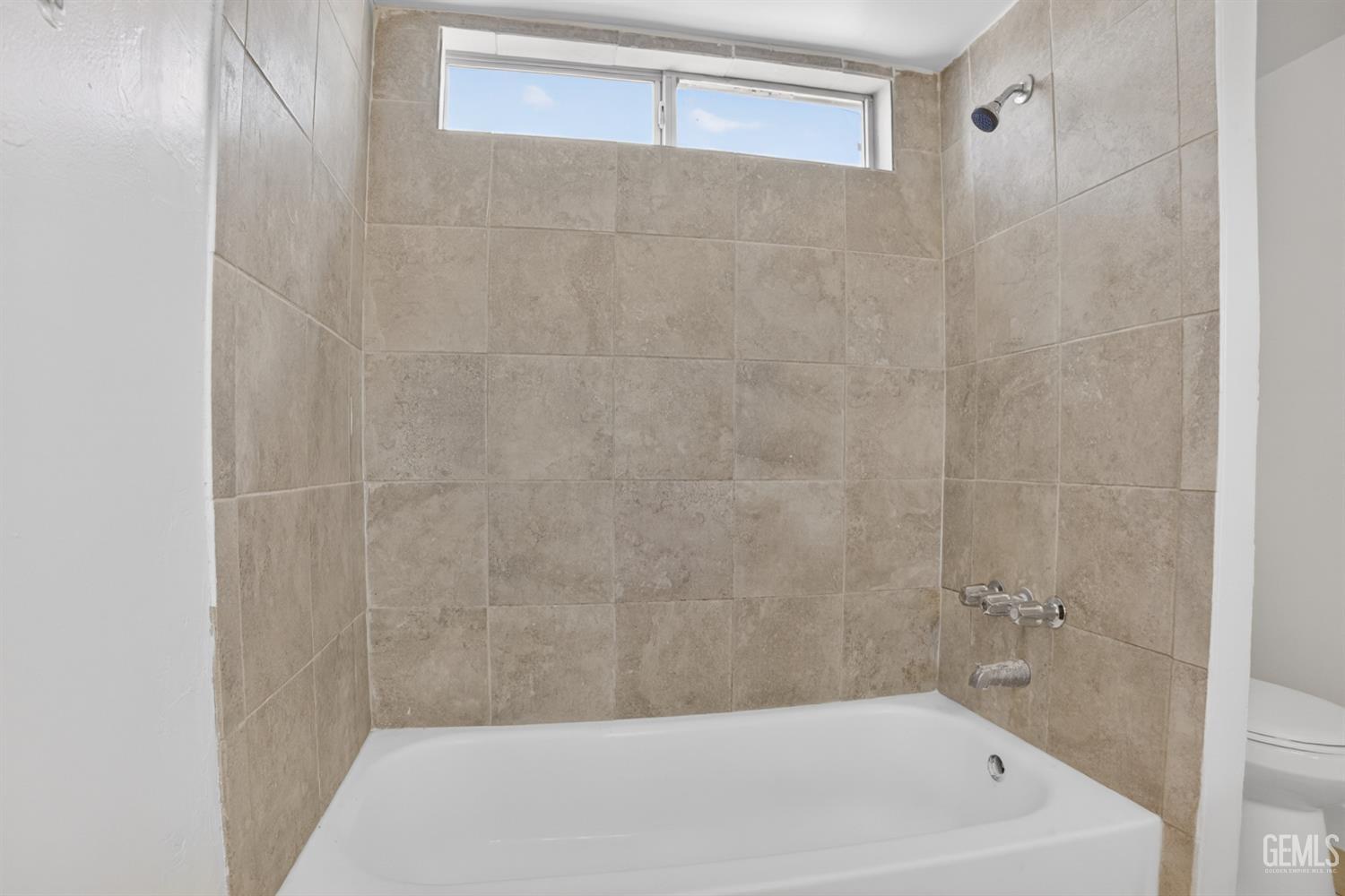 1300 Flower Street — photo 15
