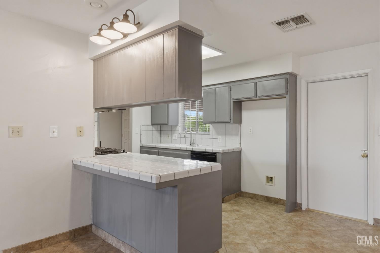 10000 Marilee Avenue — photo 17